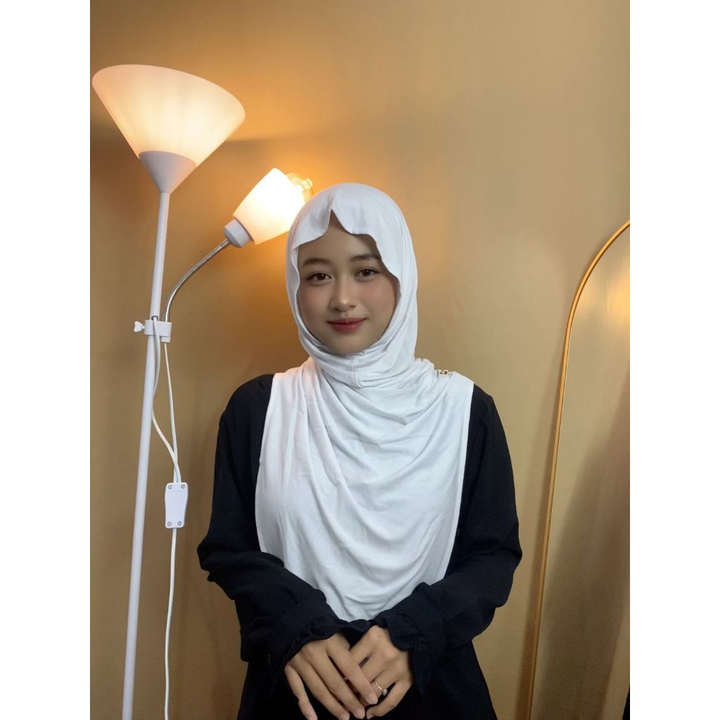 Hanania Hijab Lavia Hijab Instan Bergo Meleyot Plus Inner 2In1 Size L Kaos Rayon Cooltech
